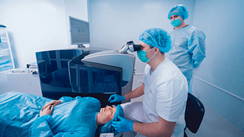 Bladeless Lasik Operation